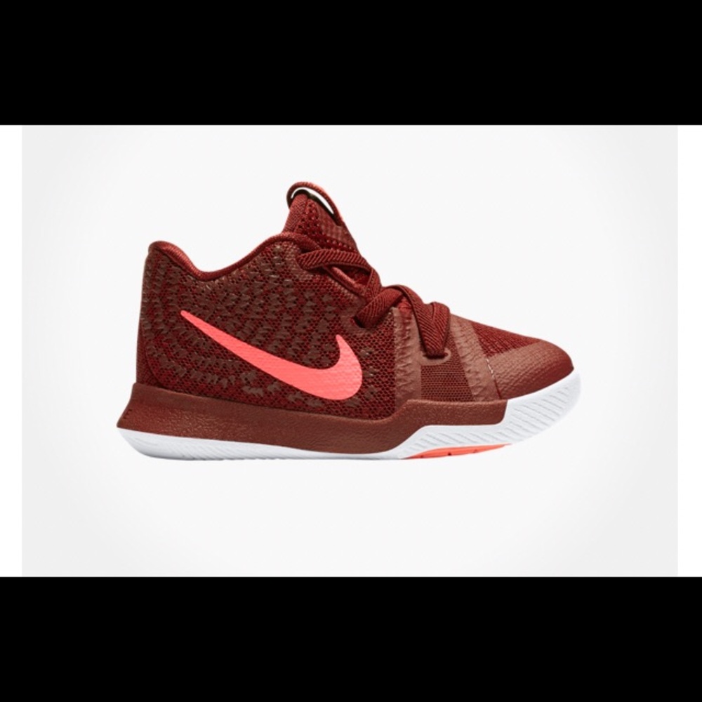 Kyrie Sneakers